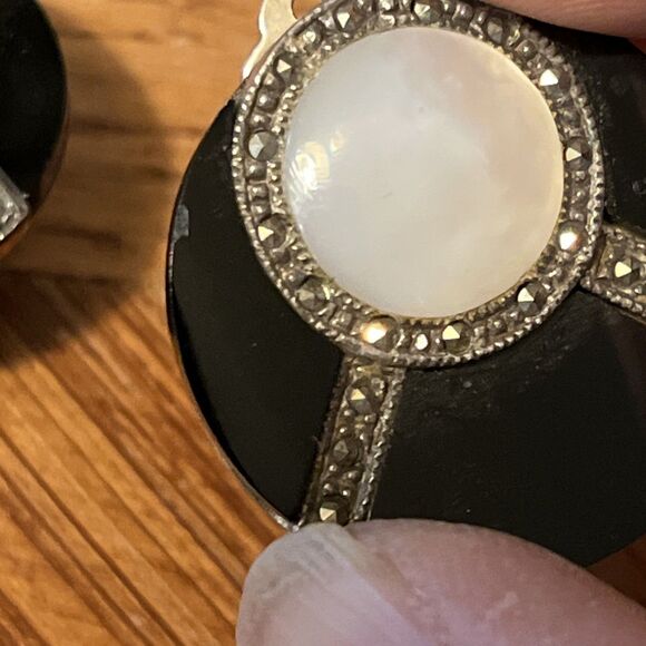 Vintage Art Deco Revival Round 925 Sterling Onyx Marcasite MOP Clip On Earrings - Picture 4 of 10